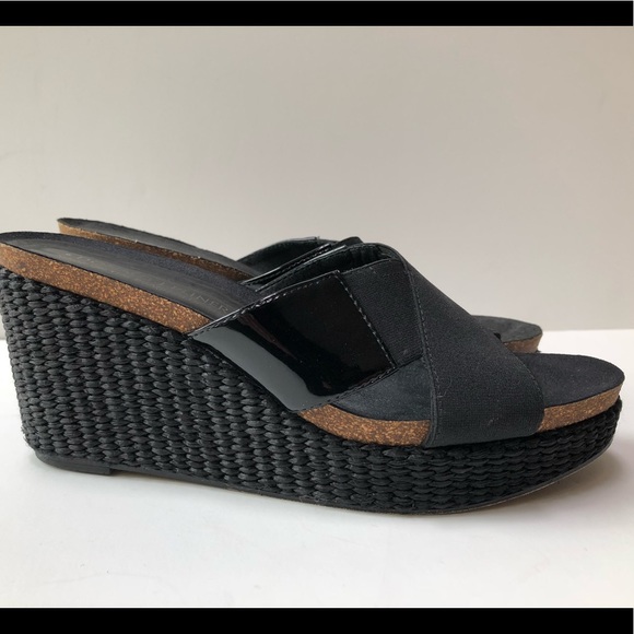 Donald J Pliner Wedges - Picture 3 of 7